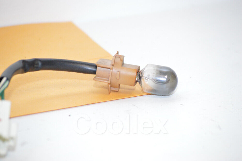 01-05 Lexus Is300 Rear Turn Signal Light Bulb w/Pig Tails 90981-15021 Oem
