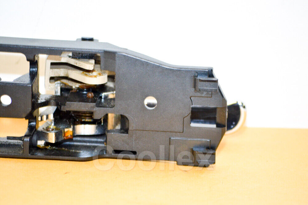 01-05 Lexus Is300 Right Door Inside Handle Ivory 69205-47010-A1 Oem Used