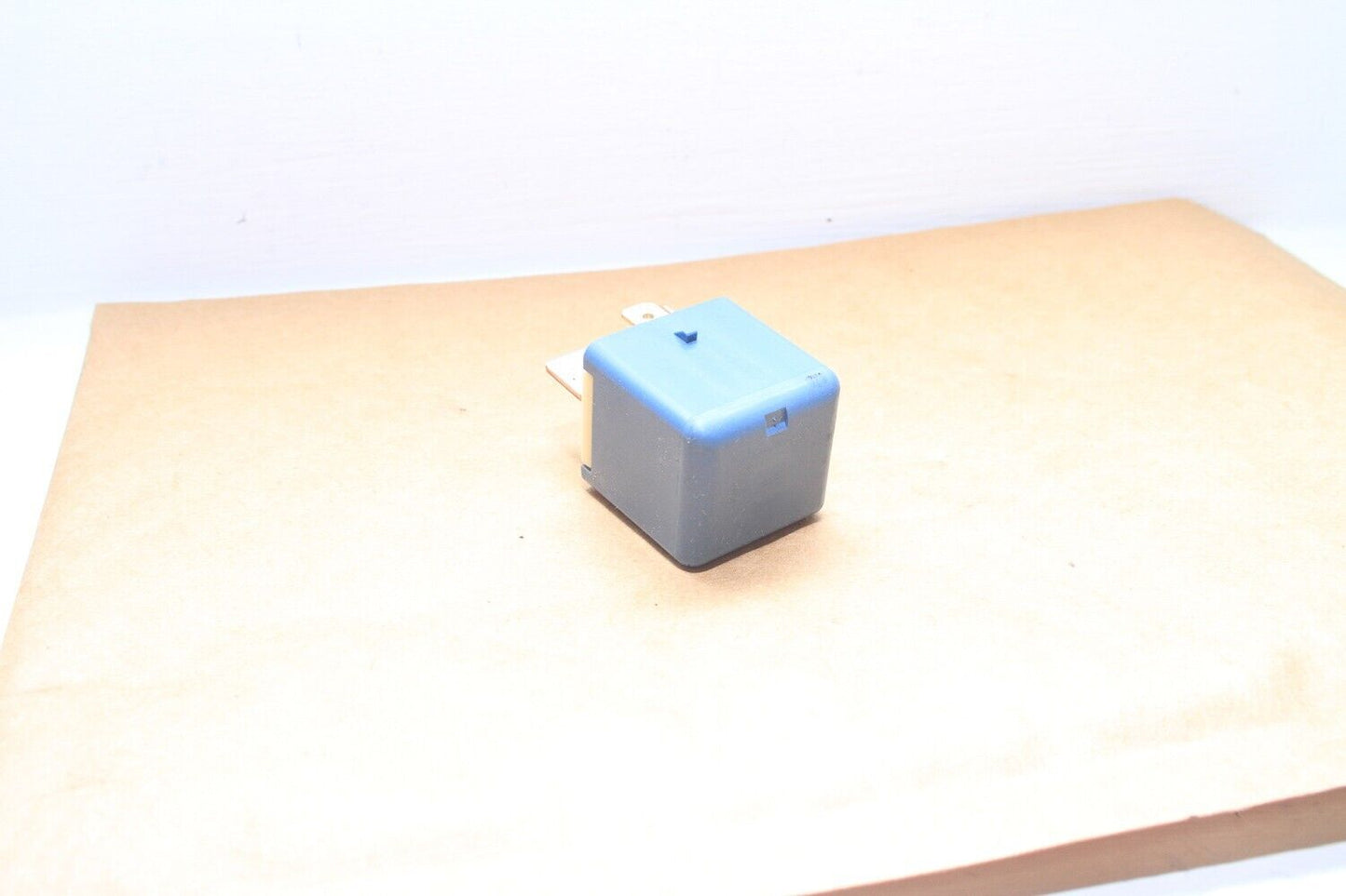 04-2024 Lexus Skid Control Relay 88263-21010 Oem Used