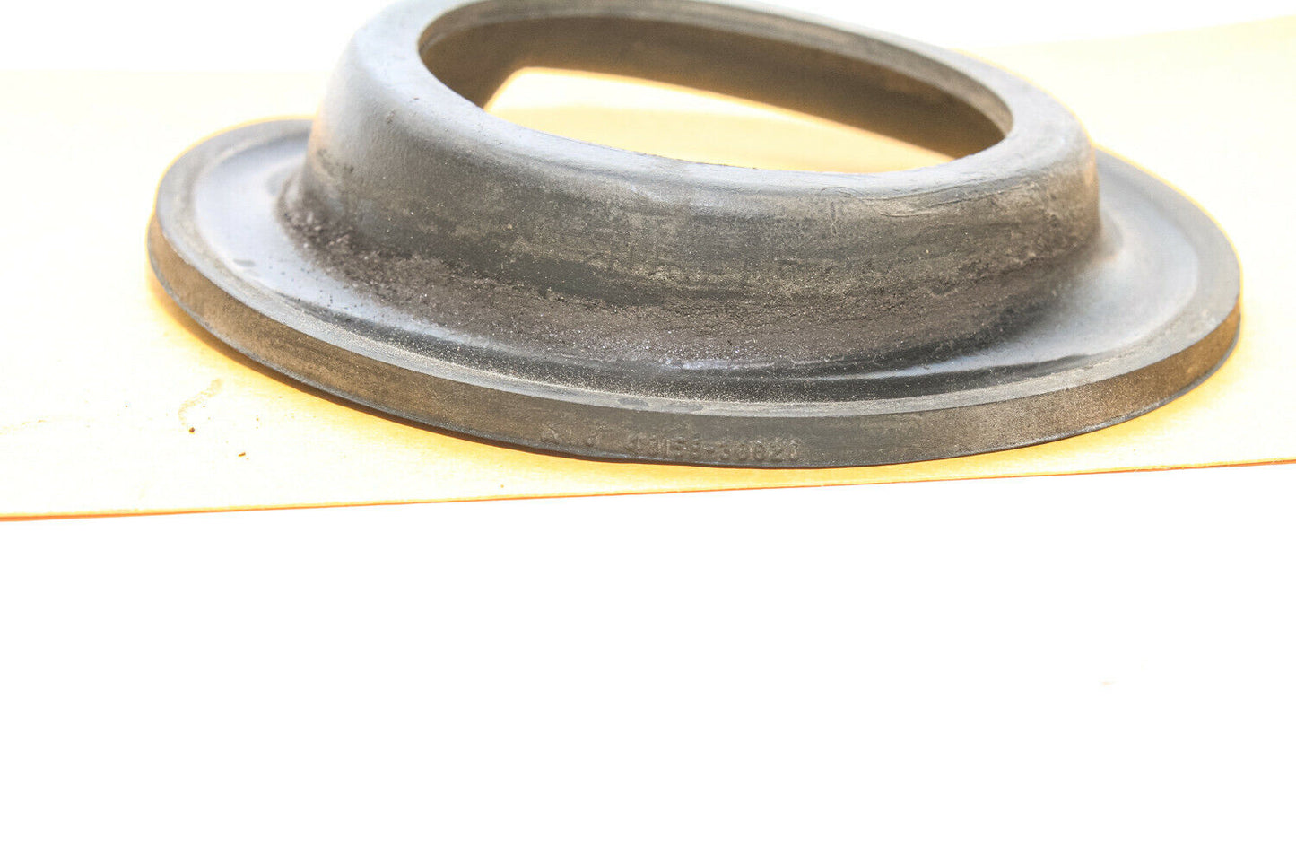 06-21 Lexus Is250 Is350 Front Lower Spring Insulator 48158-30020 Oem Used