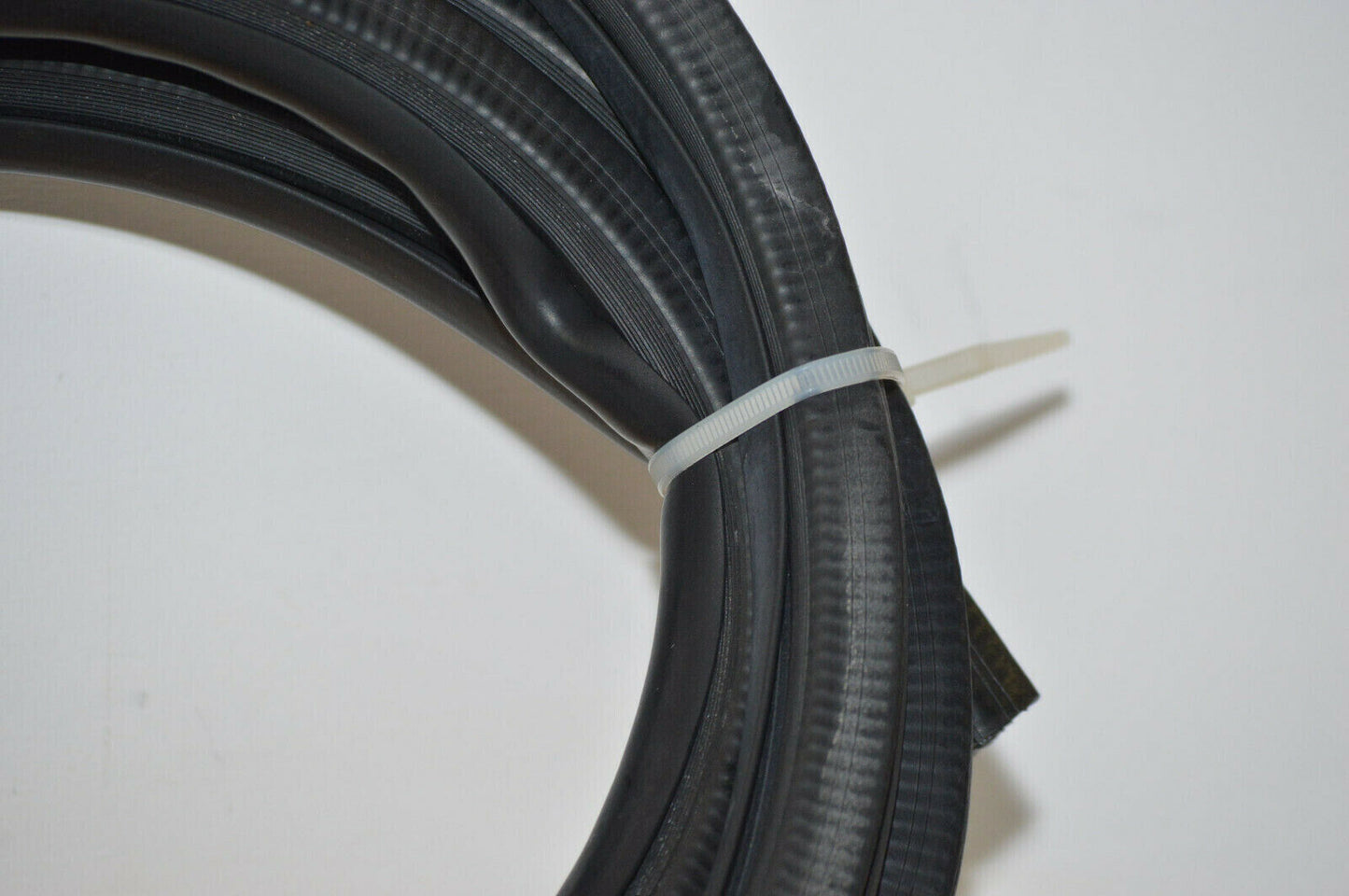 06-13 Lexus Is250 Is350 Front Rh Door Weatherstrip 67861-53030 Oem Used