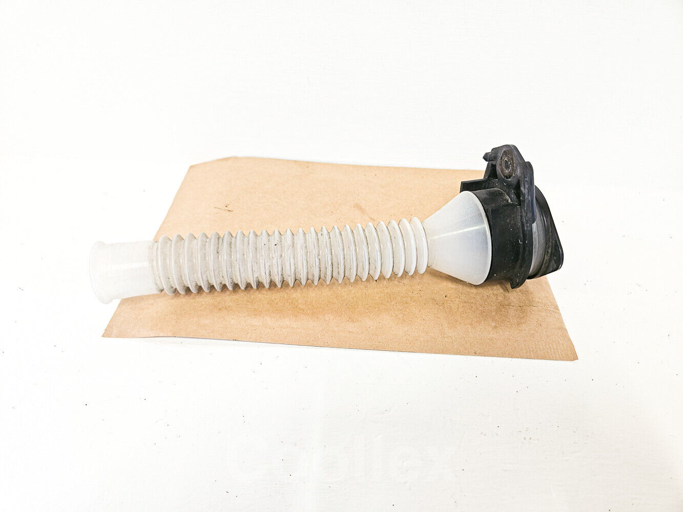 06-13 Lexus Is250 Is350 Washer Tank Tube Filler Neck Cap 85319-30360 Oem Used