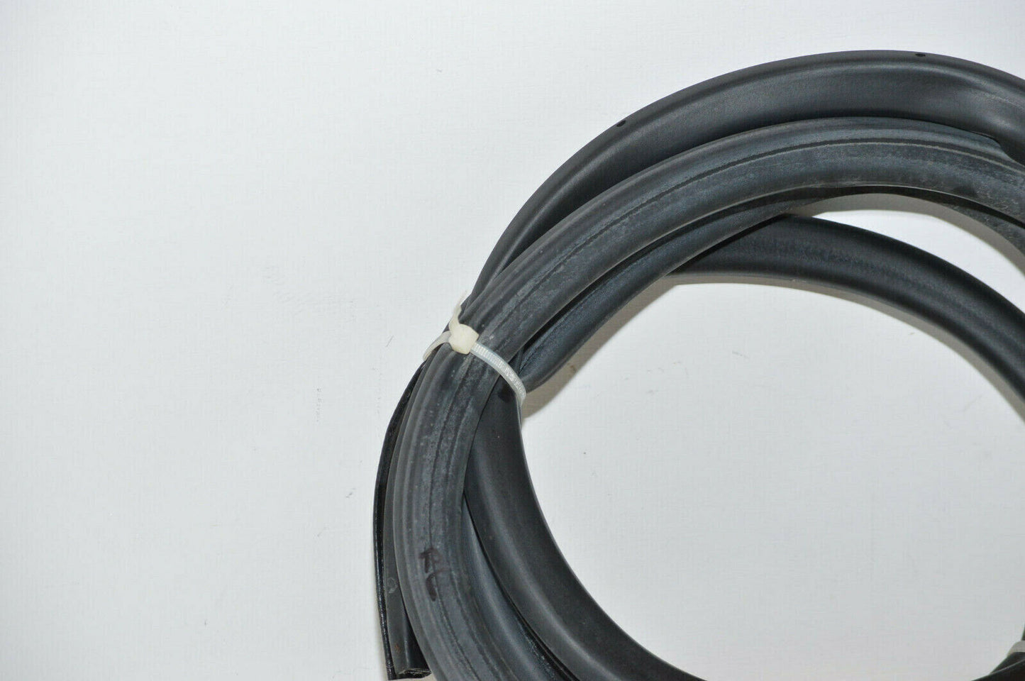 06-13 Lexus Is250 Weatherstrip, Rear Door Opening Trim, LH 62332-53050 Oem Used