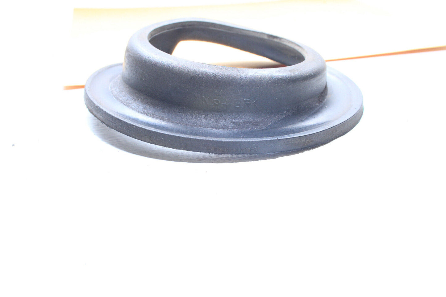 06-21 Lexus Is250 Is350 Fr Lower Spring Insulator 48158-30020 Oem Used