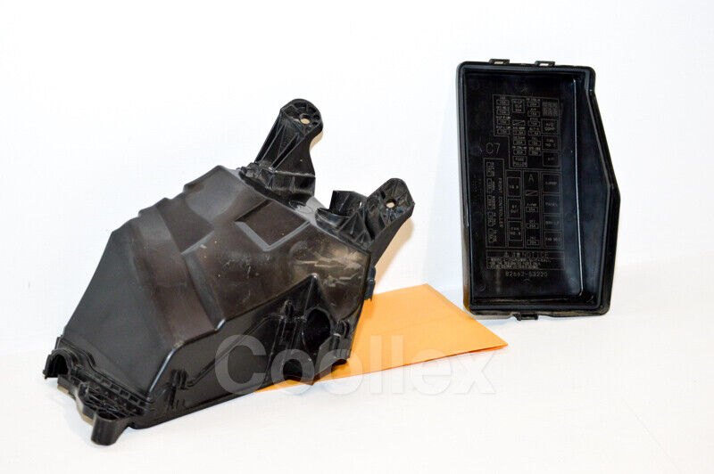 06-15 Lexus Is250 Under Hood Relay Block Holder 82662-53220, 82666-30730 Oem Used