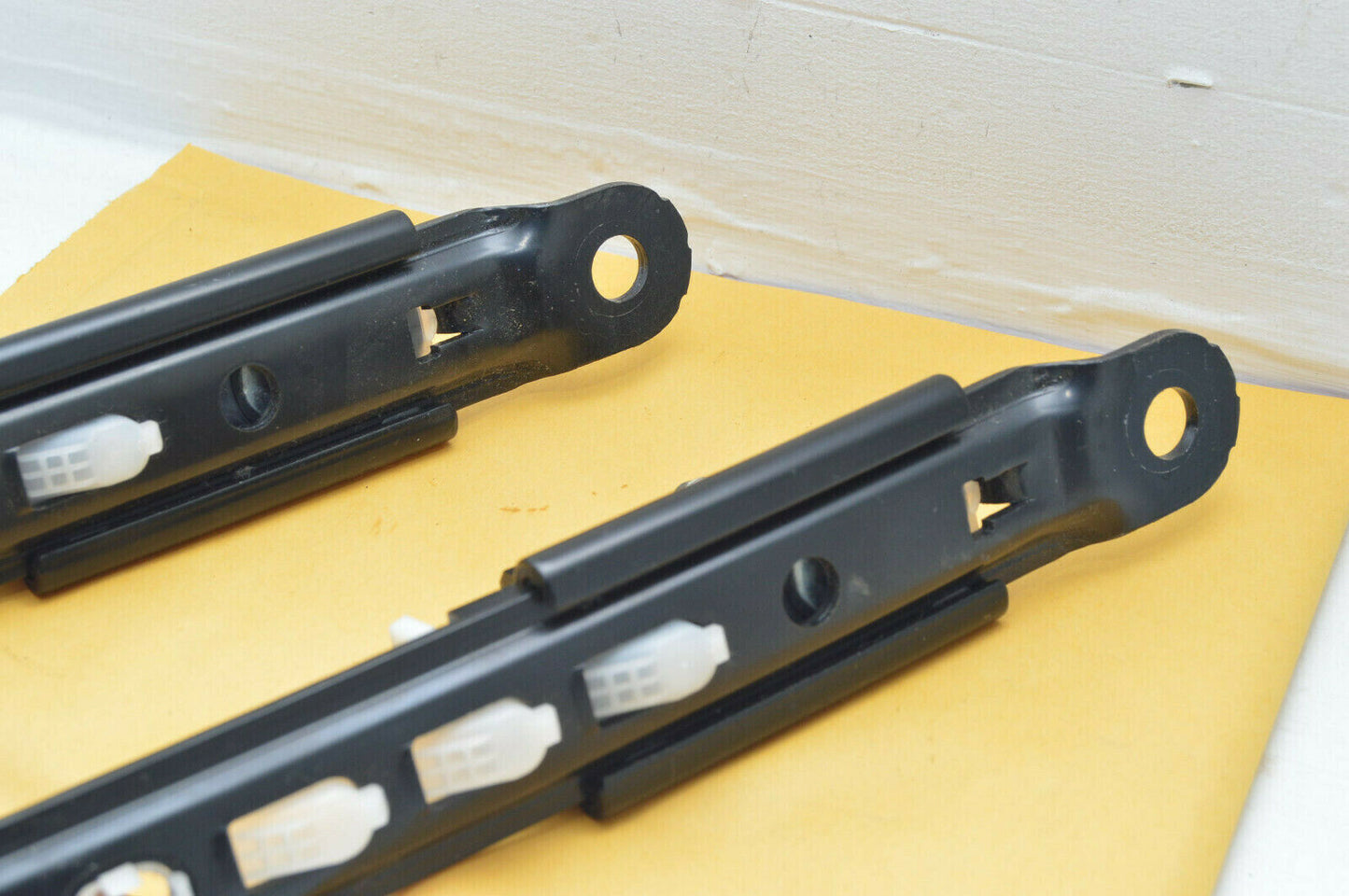 06-15 Lexus Is250 Belt Front Shoulder Adjuster x2 73200-53010 Oem Used