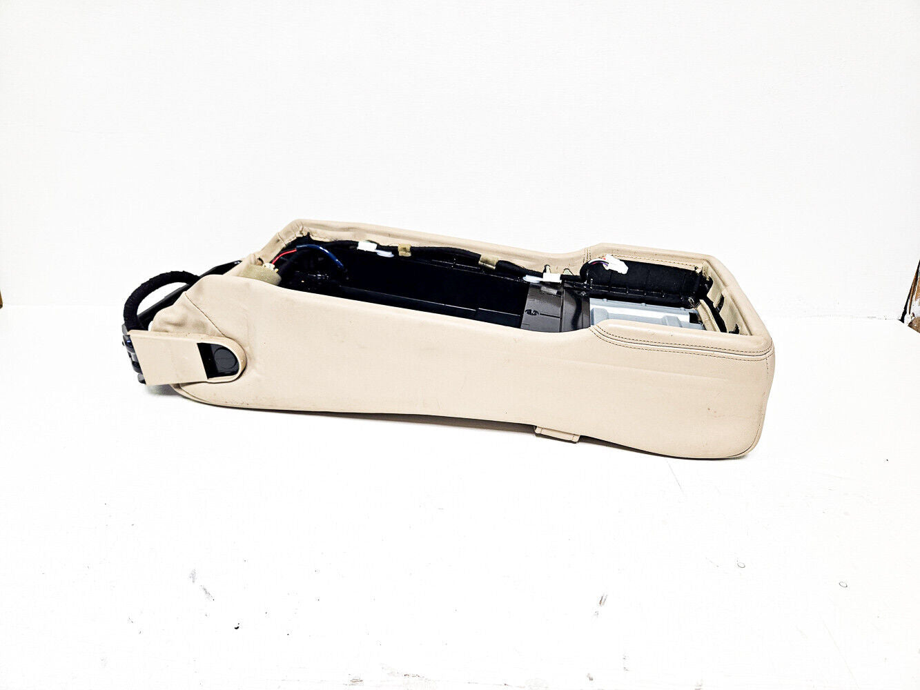 07-09 Lexus Ls460 Rear Armrest Cupholder Section 72830-50B90-A2 Ivory Oem Used