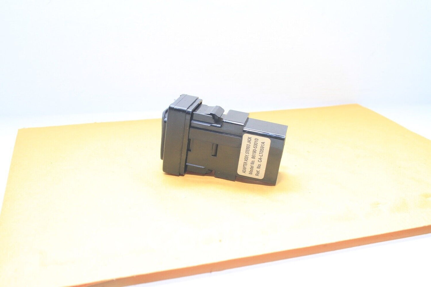 07-09 Ls460 Stereo Jack Adapter Aux 86190-06010 Oem Used