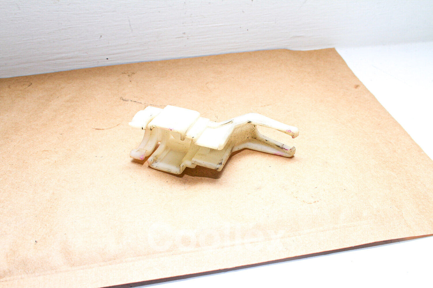 07-17 Lexus Ls460 Fuel Pipe Clamp 23841-21050 Oem Used