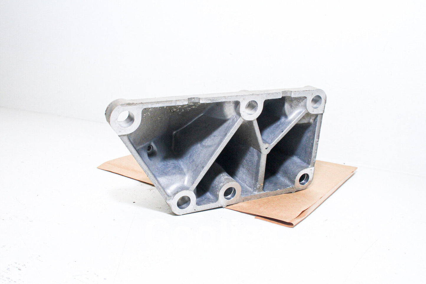 07-17 Lexus Ls460 Right Engine Mount Bracket 12301-38190 Oem Used