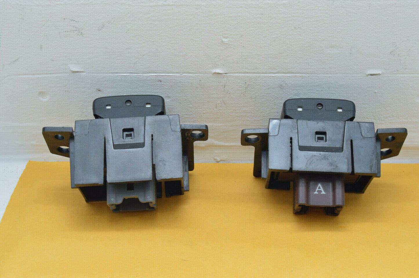 08-20 Infiniti G35 G37 Heated Seat Switch x2 25500-1ba3a Oem