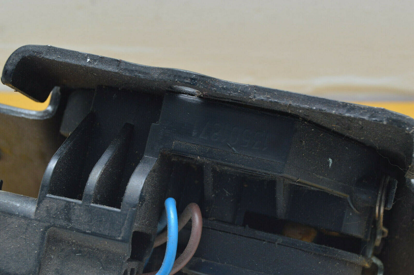 09-12 GM Lift Gate Latch 13501871 Oem Used