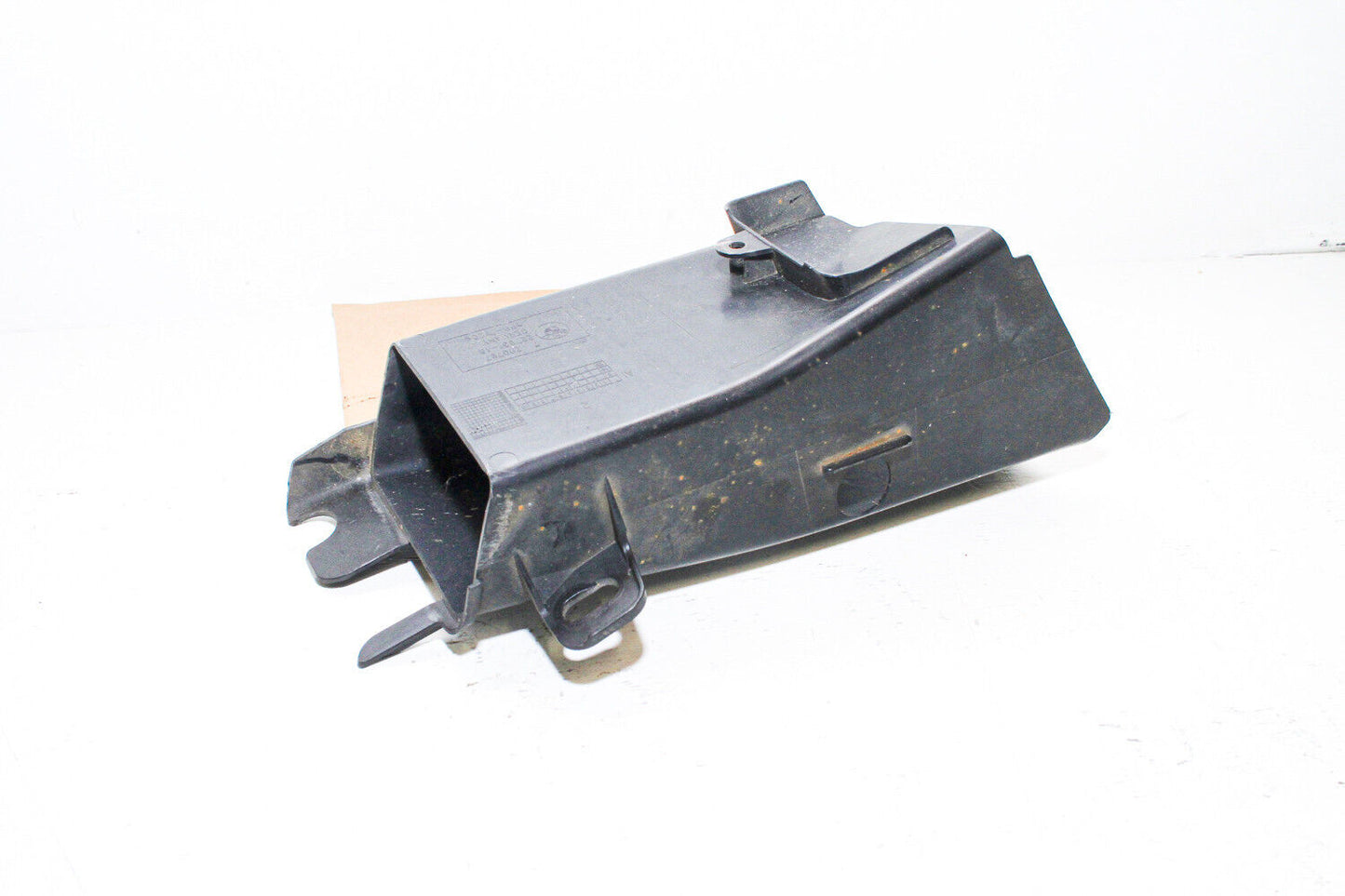 11-13 Bmw 550i F10 Front Left Lower Intake Duct 51-74-7-200-797 Oem Used