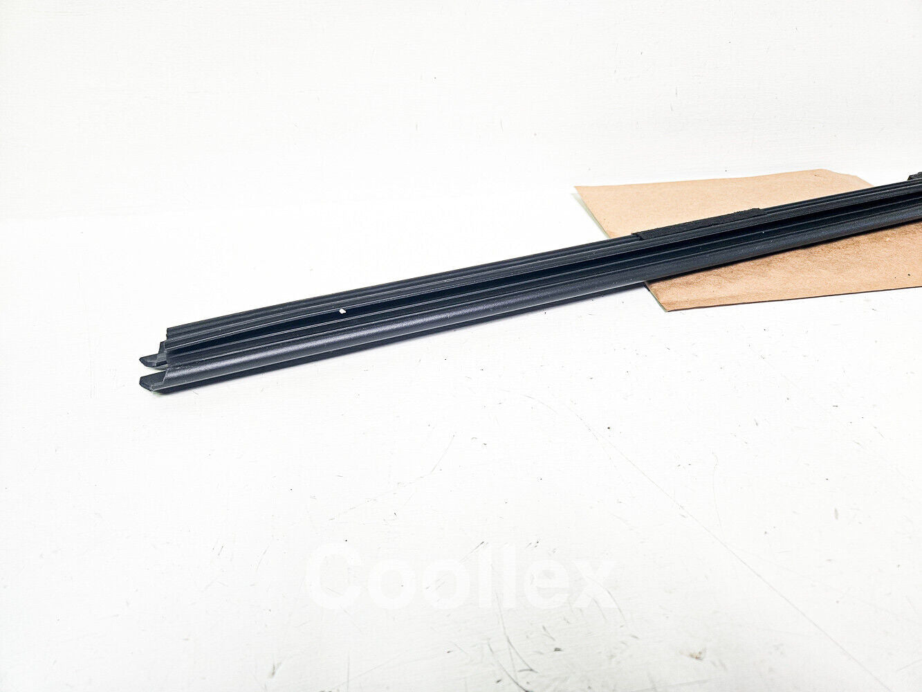 11-16 Bmw 550i F10 Inner Rear Right Window C Channel 51-35-7-182-290 Oem Used