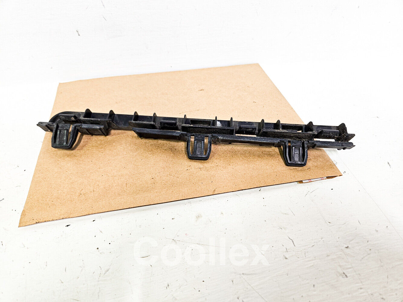 11-16 Bmw 550i F10 Right Lower Rocker Molding Support Bracket 51-77-7-184-776 Oem Used