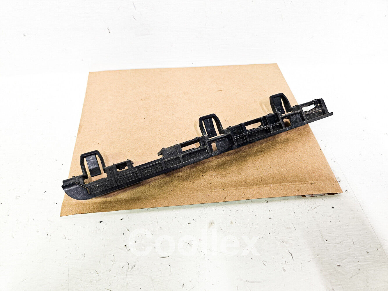 11-16 Bmw 550i F10 Right Lower Rocker Molding Support Bracket 51-77-7-184-776 Oem Used