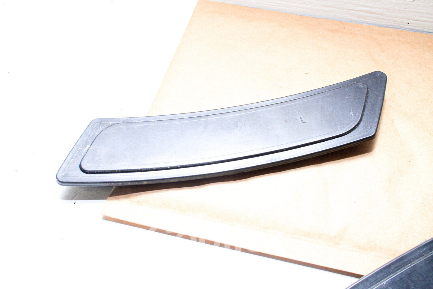 11-19 Bmw 550i F10 M Trim Front Bumper Side Refelectors Black 63-14-7-842-960 Oem Used