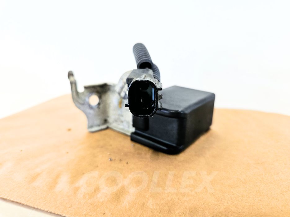 06-13 Lexus Is250 Is350 Condenser Relay 86516-53010 Oem Used