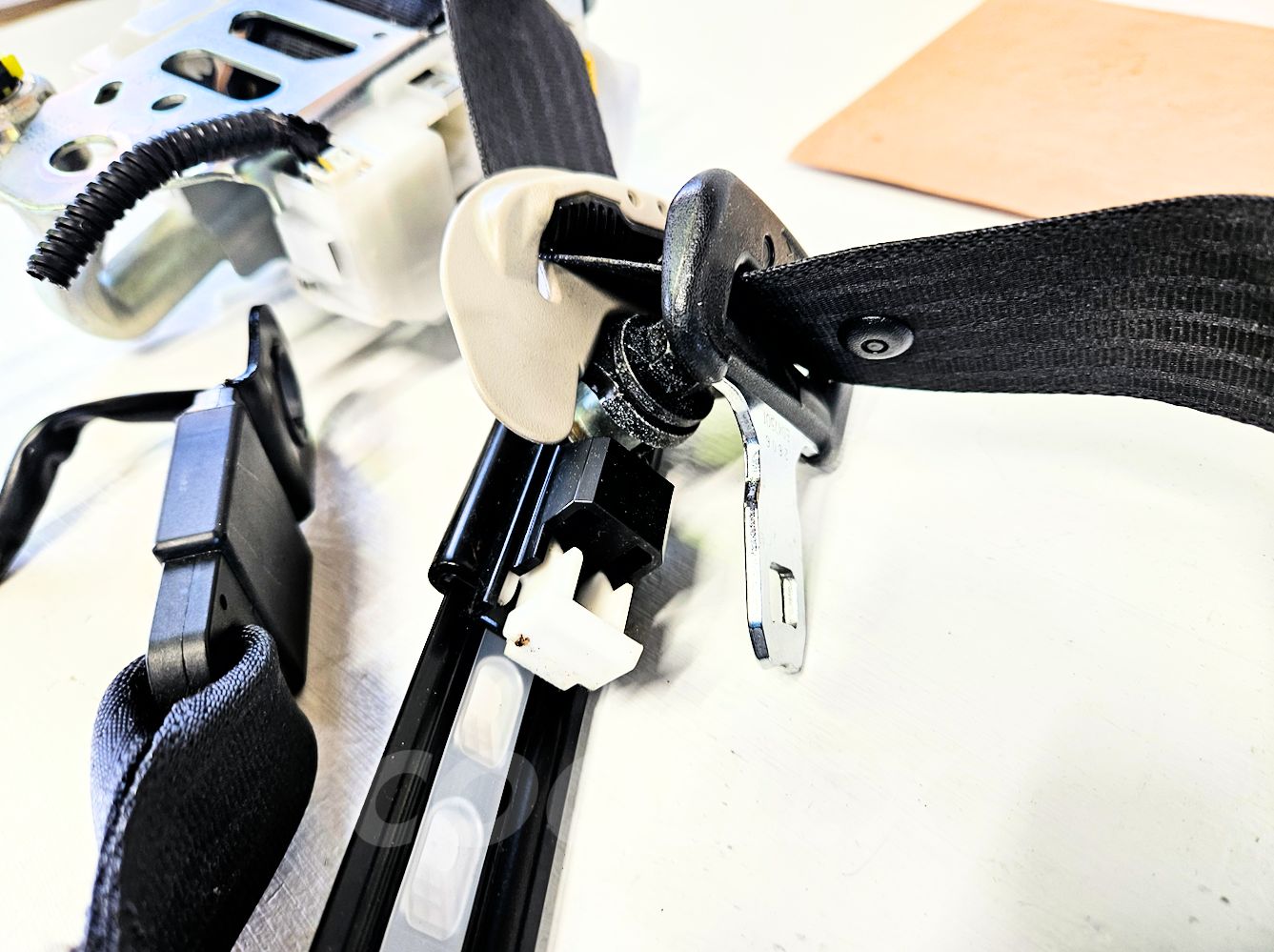 06-13 Lexus Is250 Is350 Passenger Seat Belt Black Front Rh 73210-53230-B0 Oem Used