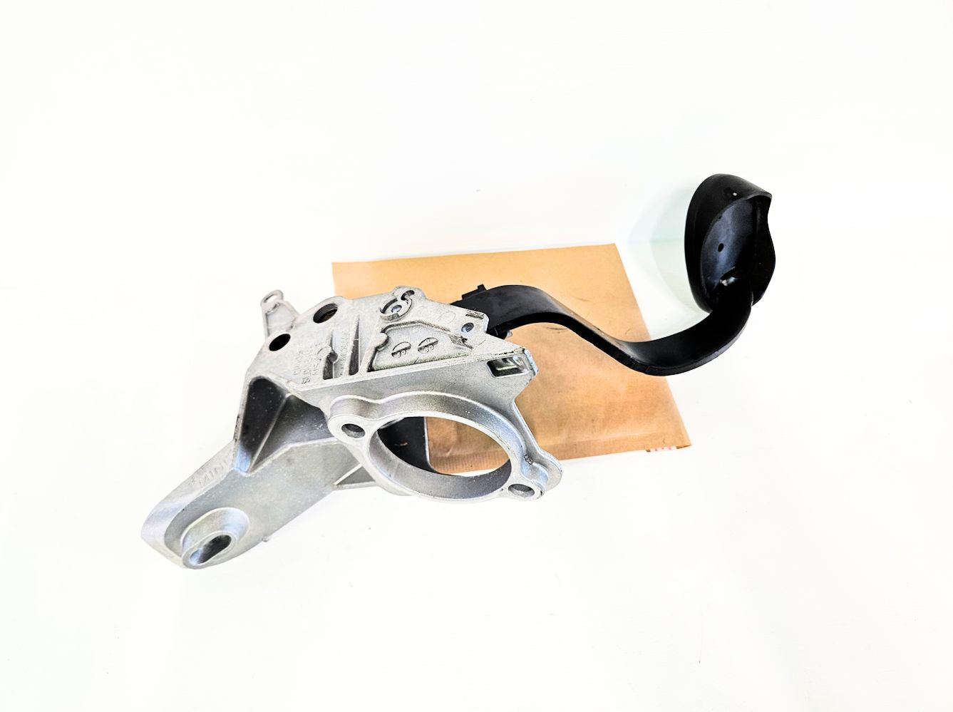 07-14 Mini Cooper Clubman Brake Pedal Assy 35-10-6-795-833 Oem Used