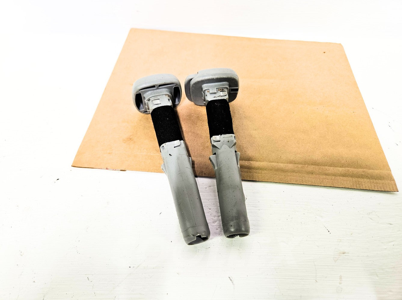 06-13 Lexus Is250 Front Headrest Guides Gray 71930-42020-P1, 71931-42020-P1 Oem Used