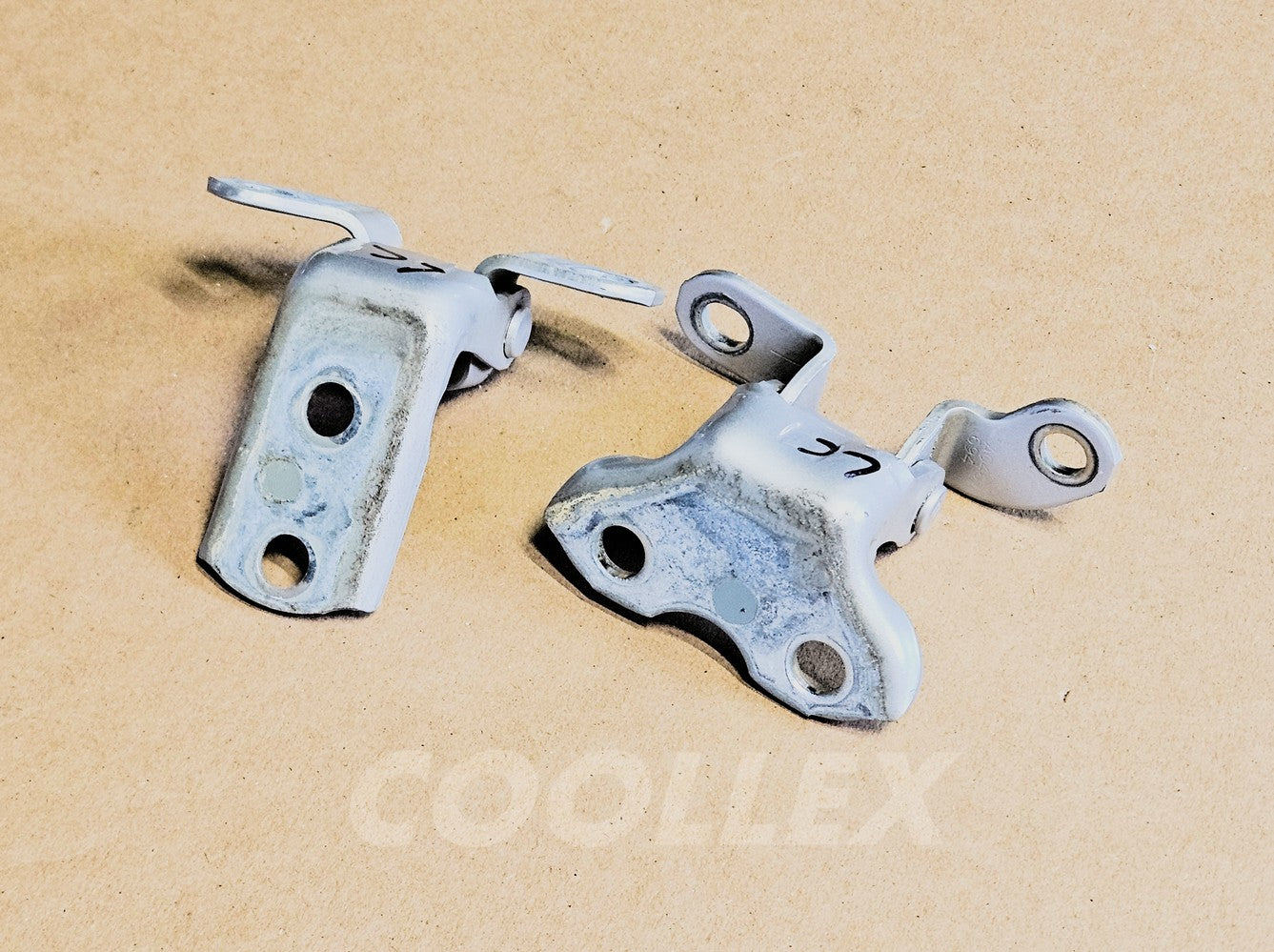 06-13 Lexus Is250 Rear Left Door Hinges 68780-52031, 68760-20122 Oem Used