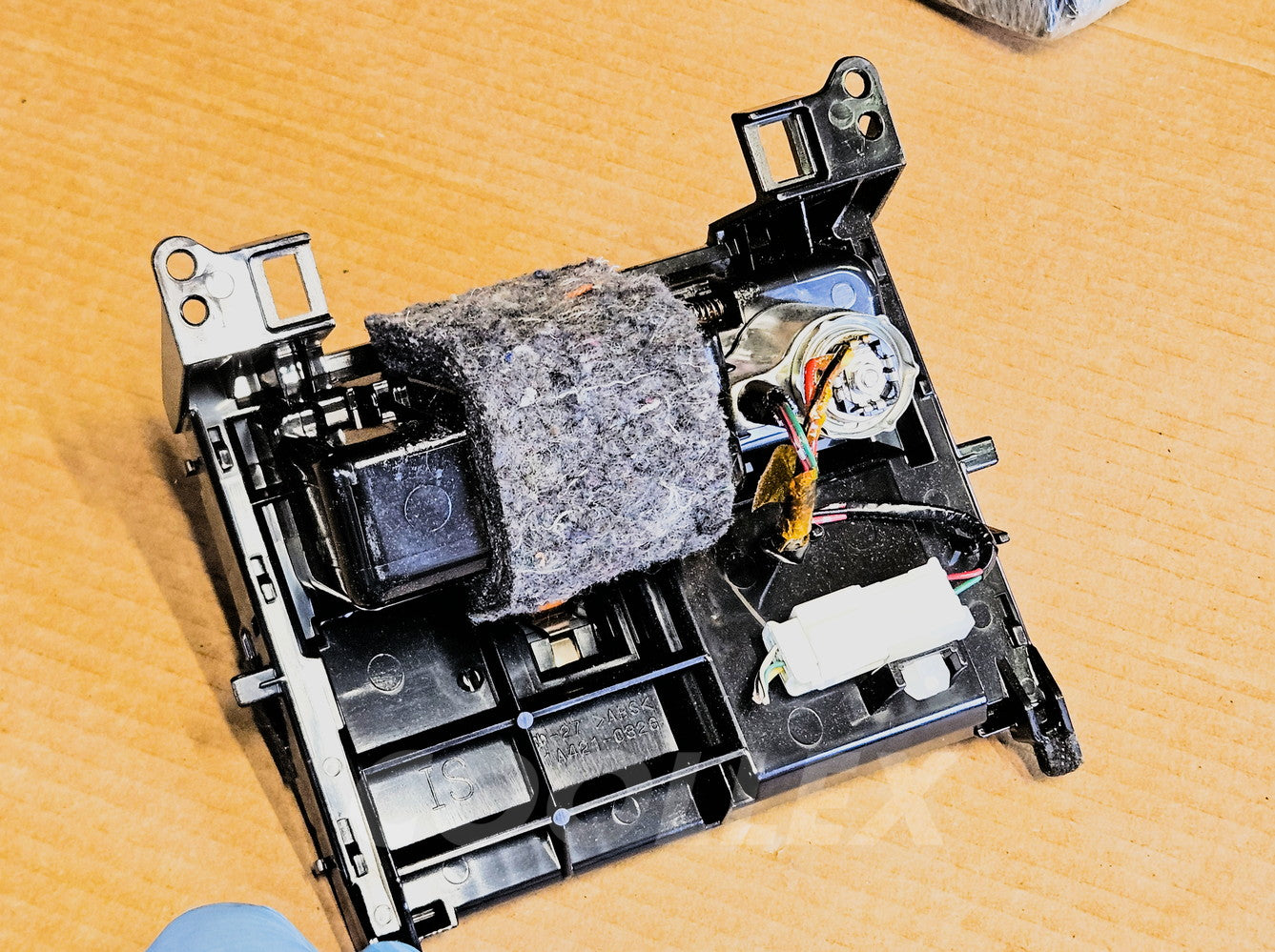 06-13 Lexus Is250 Front Ash Tray Box 74102-53020, 74103-53020-E0 Oem Used