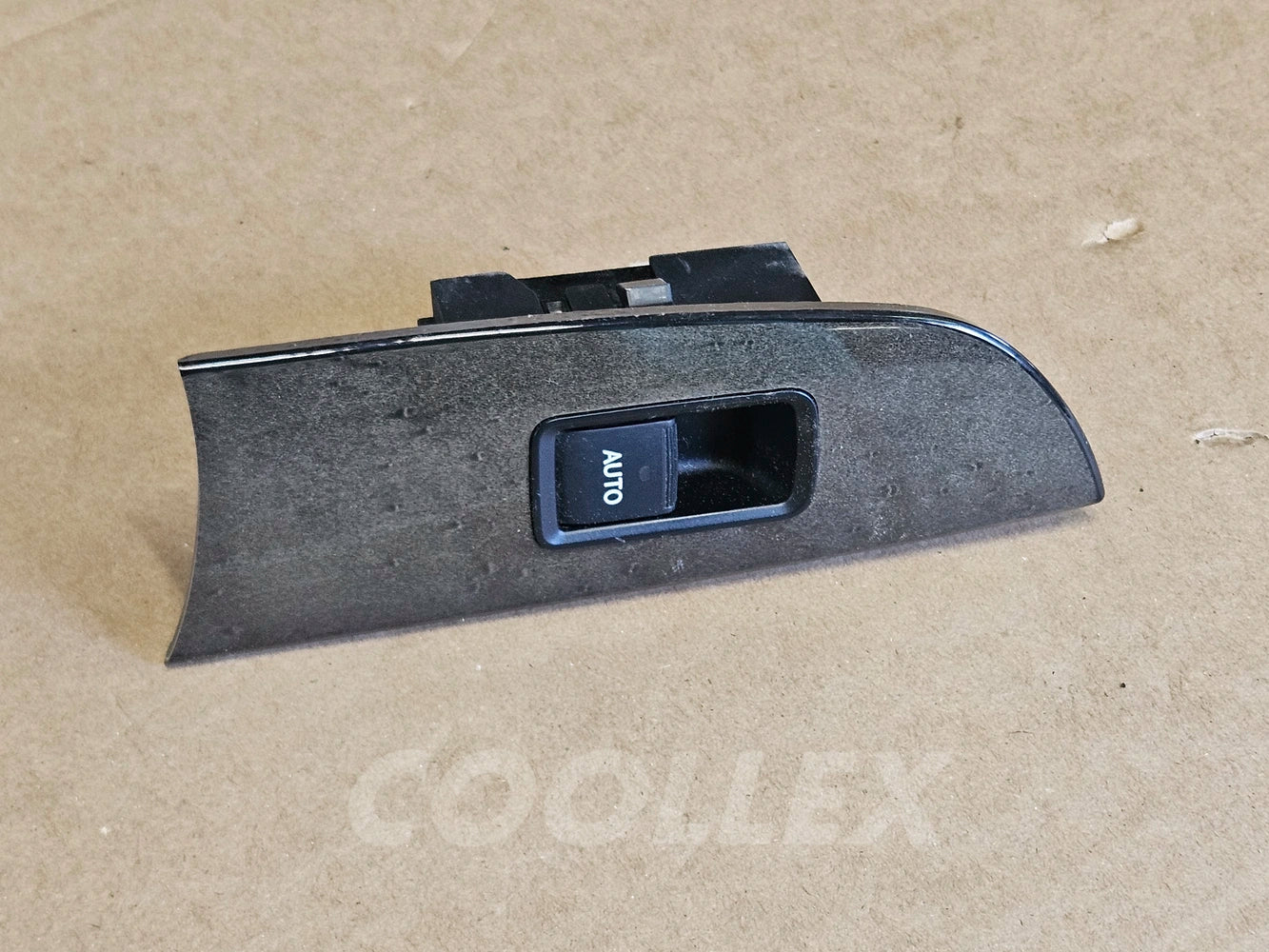 06-10 Lexus Is250 Rear Lh Window Arm Rest and Switch 84810-33110 Oem Used