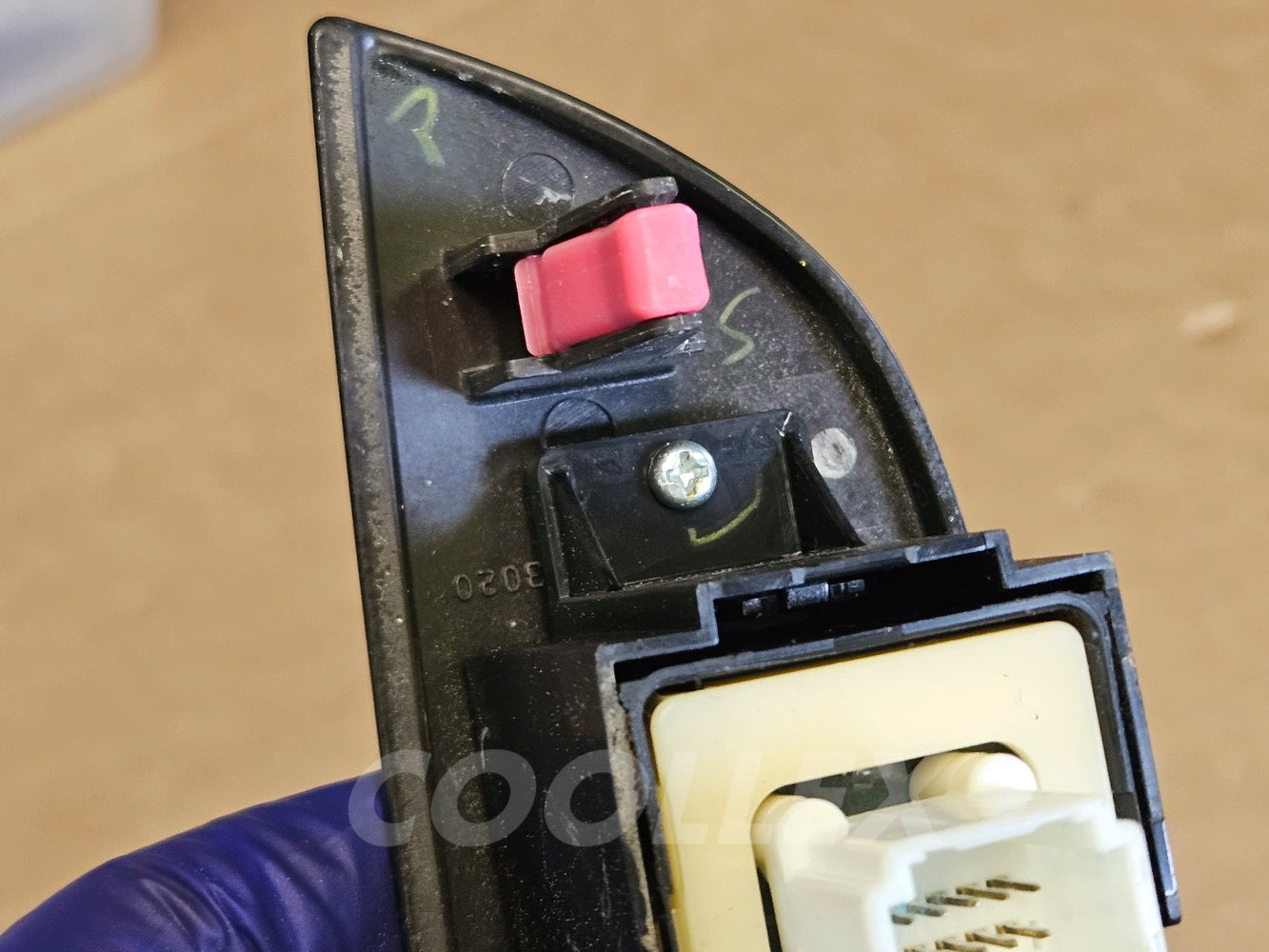 06-10 Lexus Is250 Rear Lh Window Arm Rest and Switch 84810-33110 Oem Used