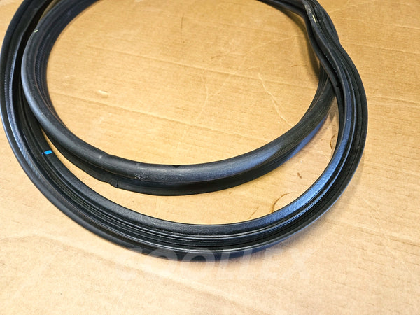 2006-13 Lexus Is250 Trunk WeatherStrip Seal 64461-53020 Oem Used