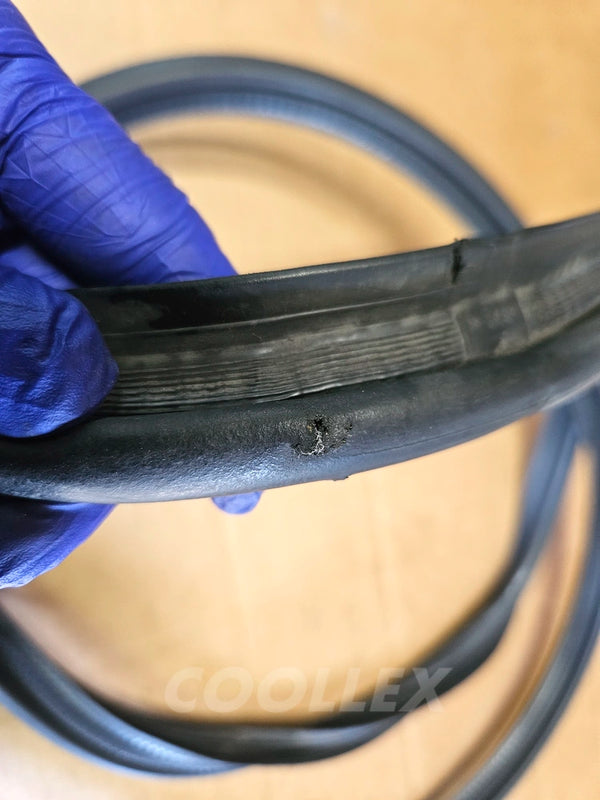 2006-13 Lexus Is250 Trunk WeatherStrip Seal 64461-53020 Oem Used