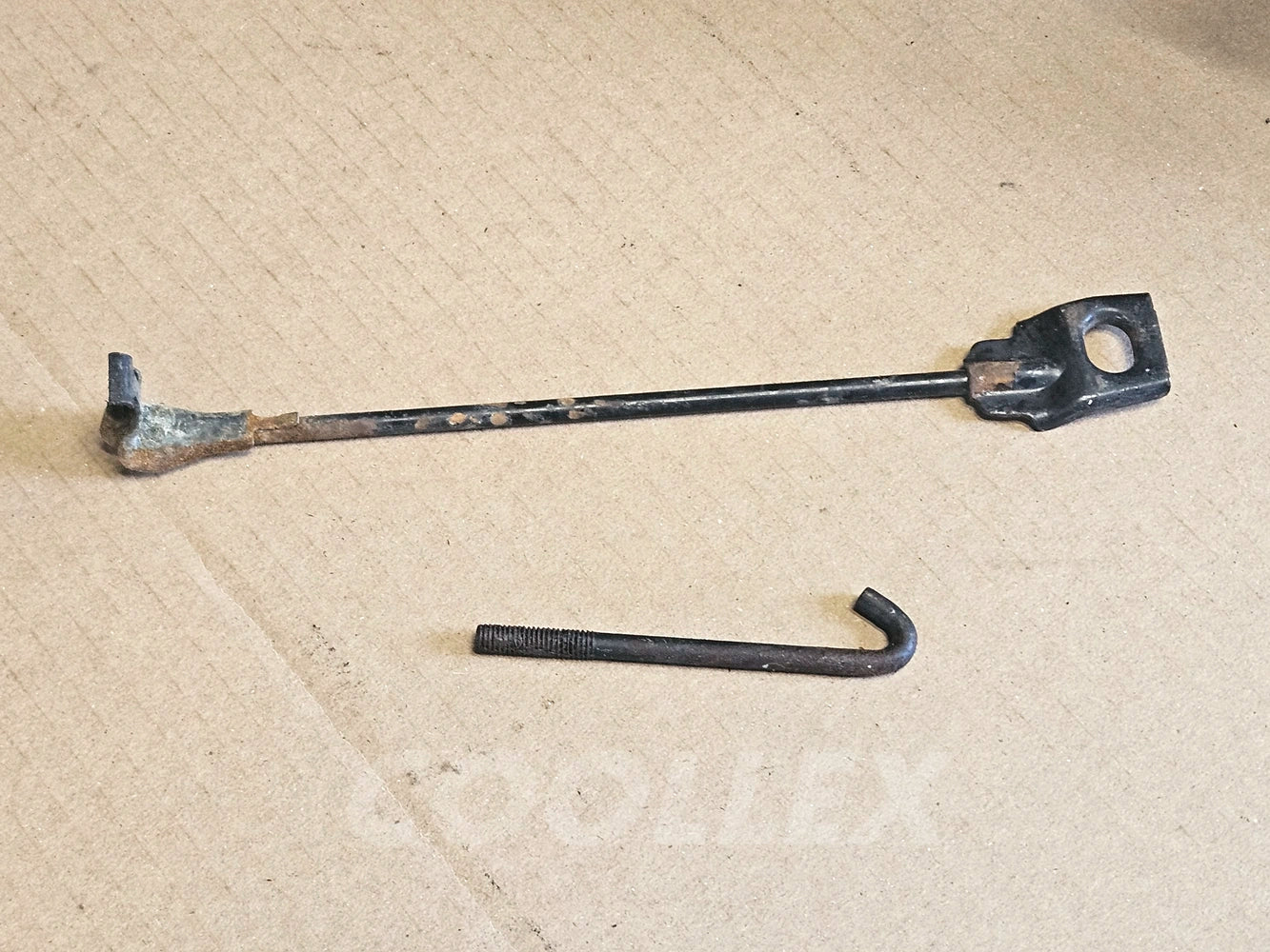 2006-13 Lexus Is250 Battery Clamp 74408-22031 Oem Used