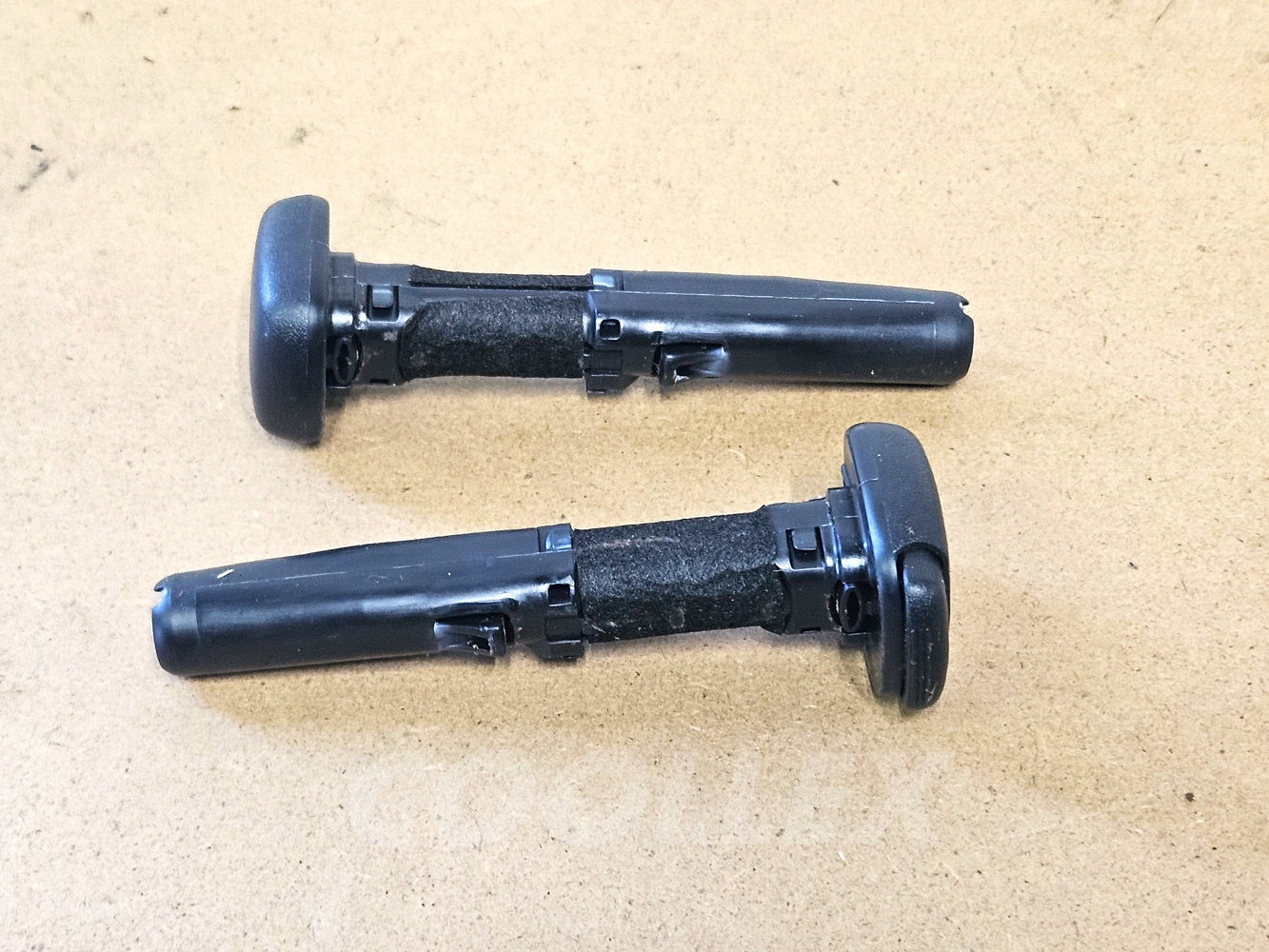 00-21 Lexus Is250 Front Headrest Guide 71931-42020 71930-52030 Oem Used