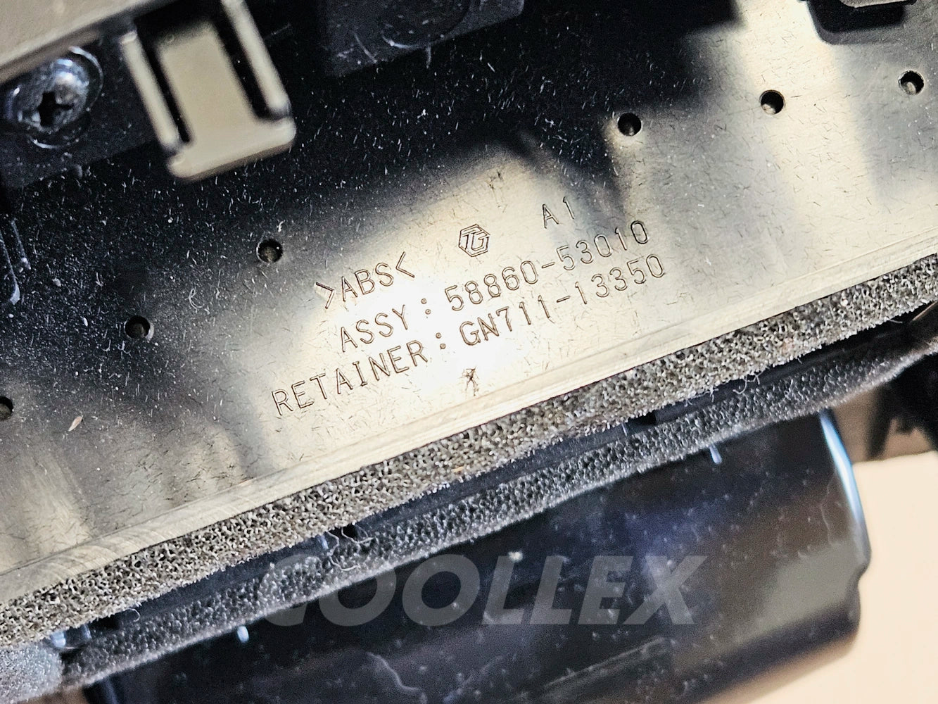 06-2013 Lexus Is250 Is350 Rear Seat Air Vents w/Ash Tray 58903-53010 Oem Used