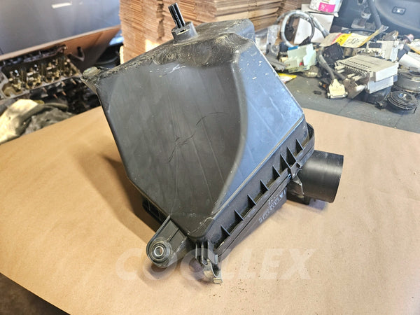 2006-15 Lexus Is250 Air Cleaner Box Air Box Intake 17700-31642 Oem Used