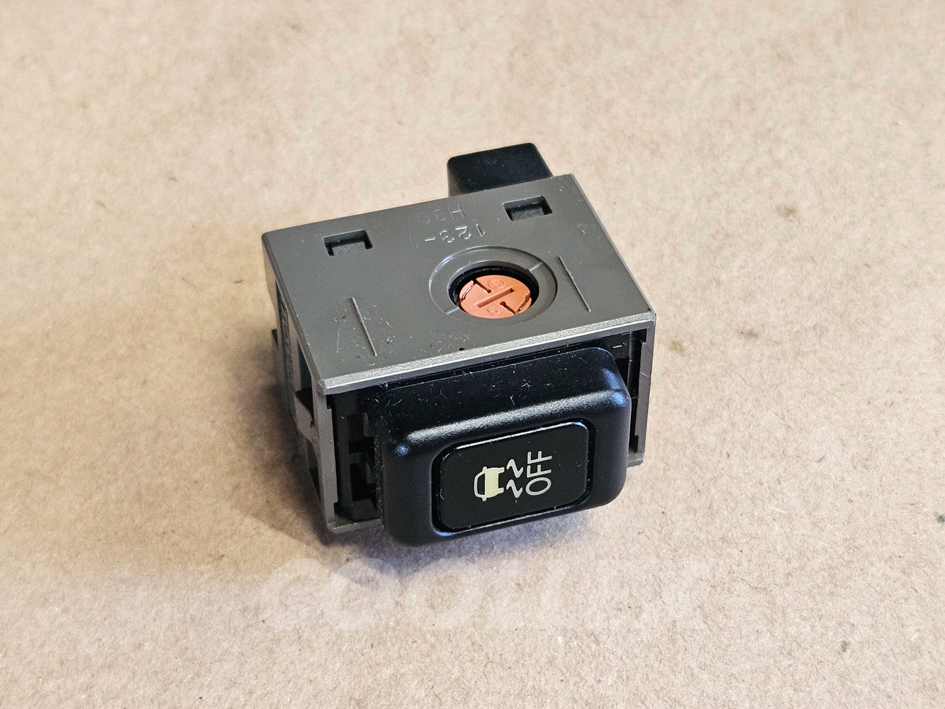 07-12 Lexus Is250 Switch Traction Control 84988-30140 Oem Used