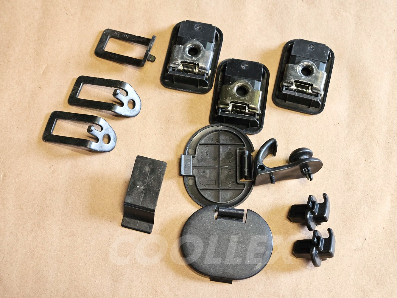 06-2013 Lexus Is250 Luggage Compartment Hooks Trunk Hardware 66311-30010 Oem Used