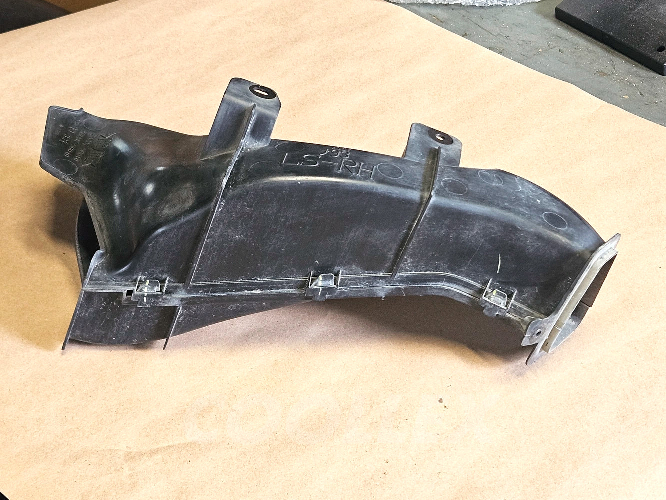 07-09 Lexus Ls460 Fr Rh Intake Duct For Brake Cooling 53207-50010 Oem Used