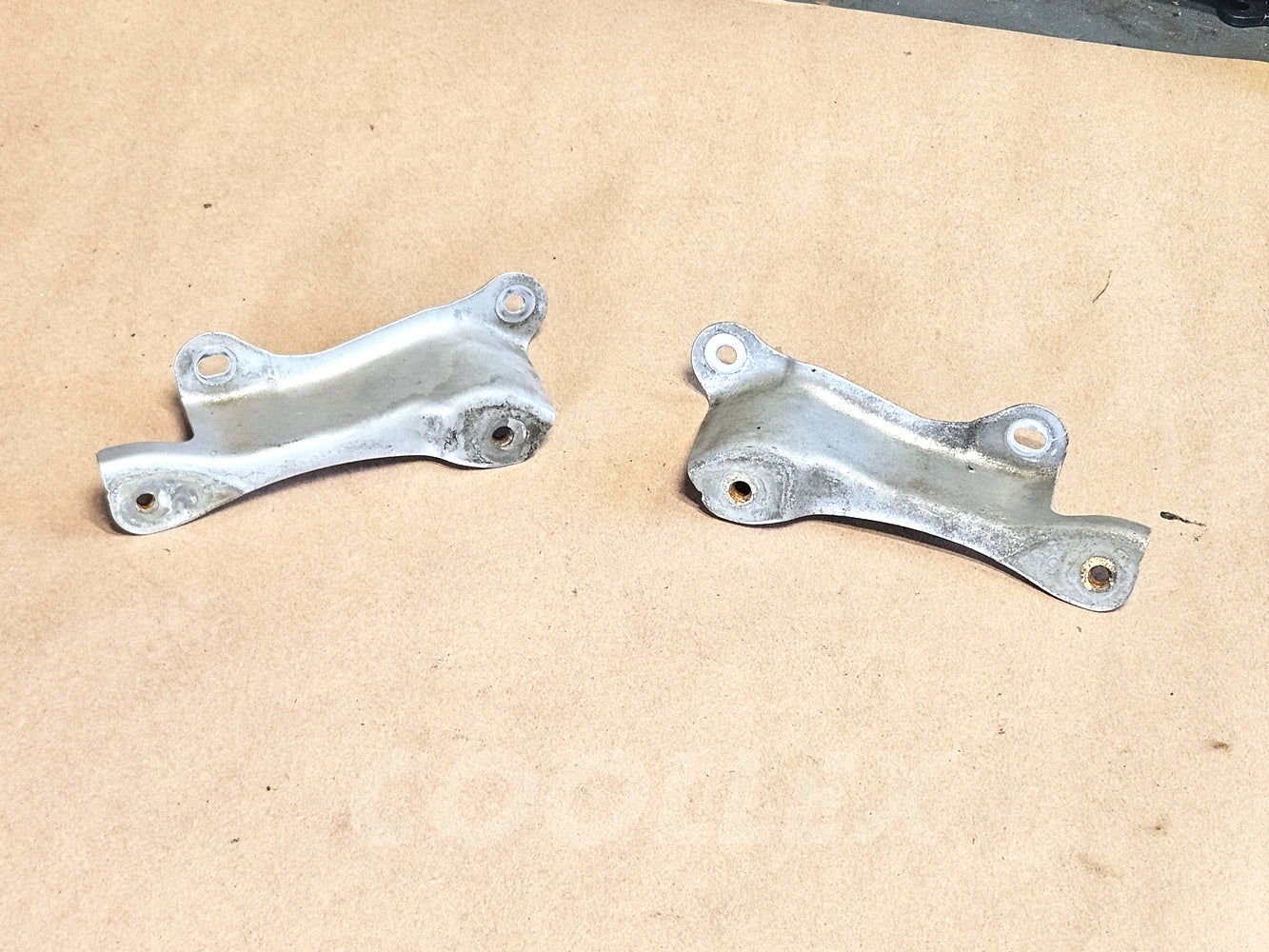 06-2013 Lexus Is250 Is350 Lower Fender Brackets 53835-53010, 53836-53010 Oem Used