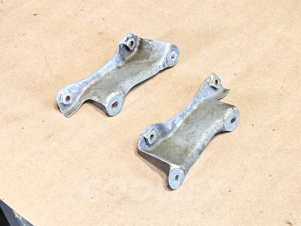 06-2013 Lexus Is250 Is350 Lower Fender Brackets 53835-53010, 53836-53010 Oem Used