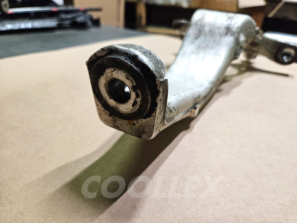 06-2013 Lexus Is250 Awd Front Left Steering Knuckle w/Bolts 43202-53020 Oem Used