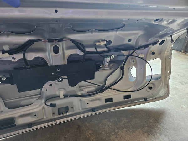 06-13 Lexus Is250 Rear Trunk Lid Silver cc:1G1 64401-53250 Oem Used