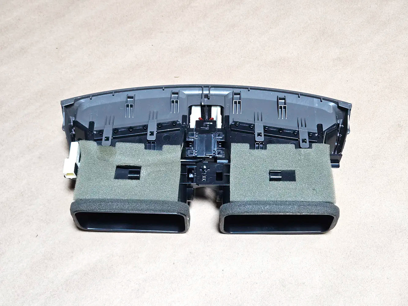 09-10 Lexus Is250 Is350 Center Vents 55670-53020 Oem Used