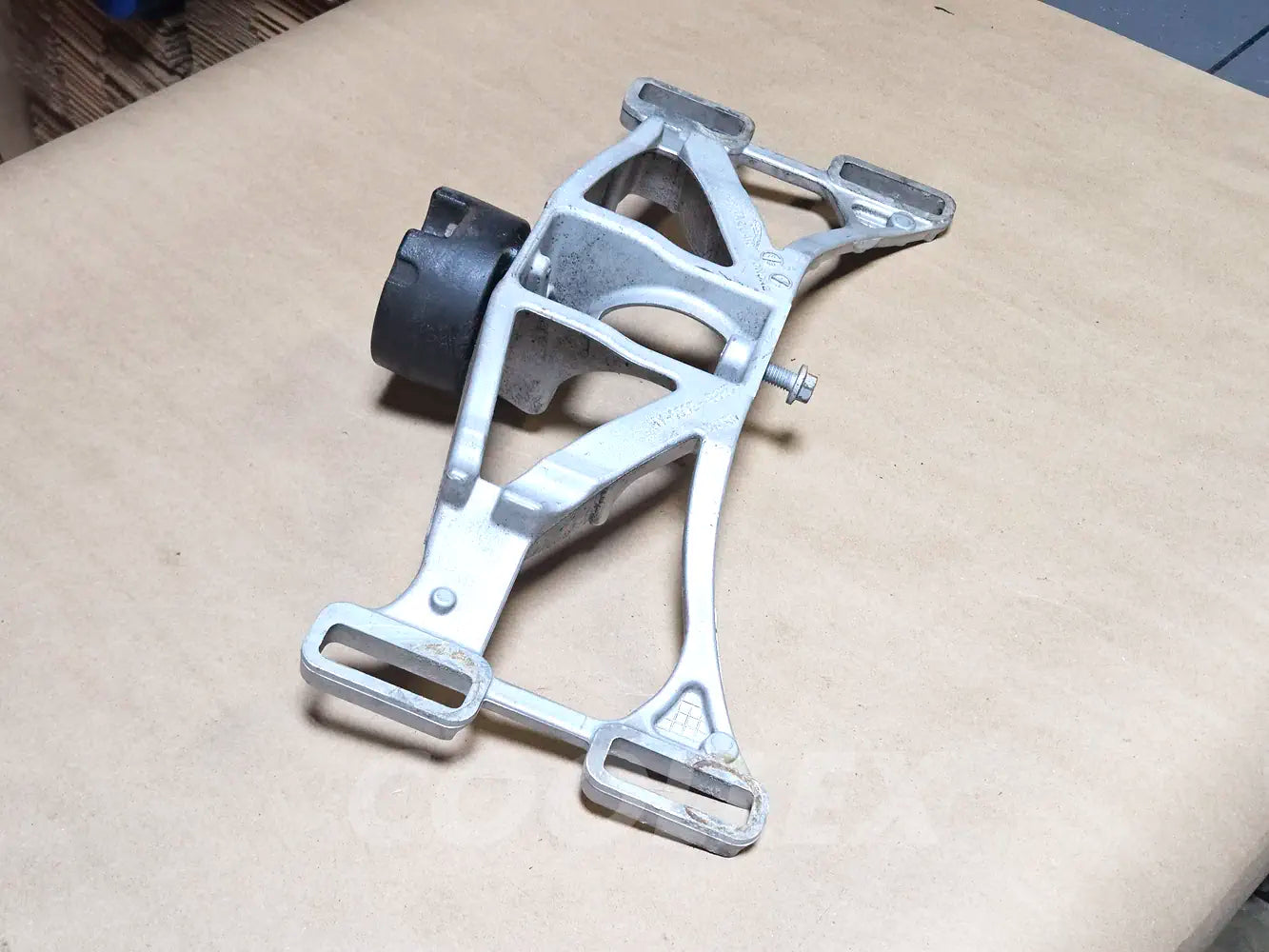 09-11 Jaguar XF Automatic Transmission Mount C2D19054 Oem Used