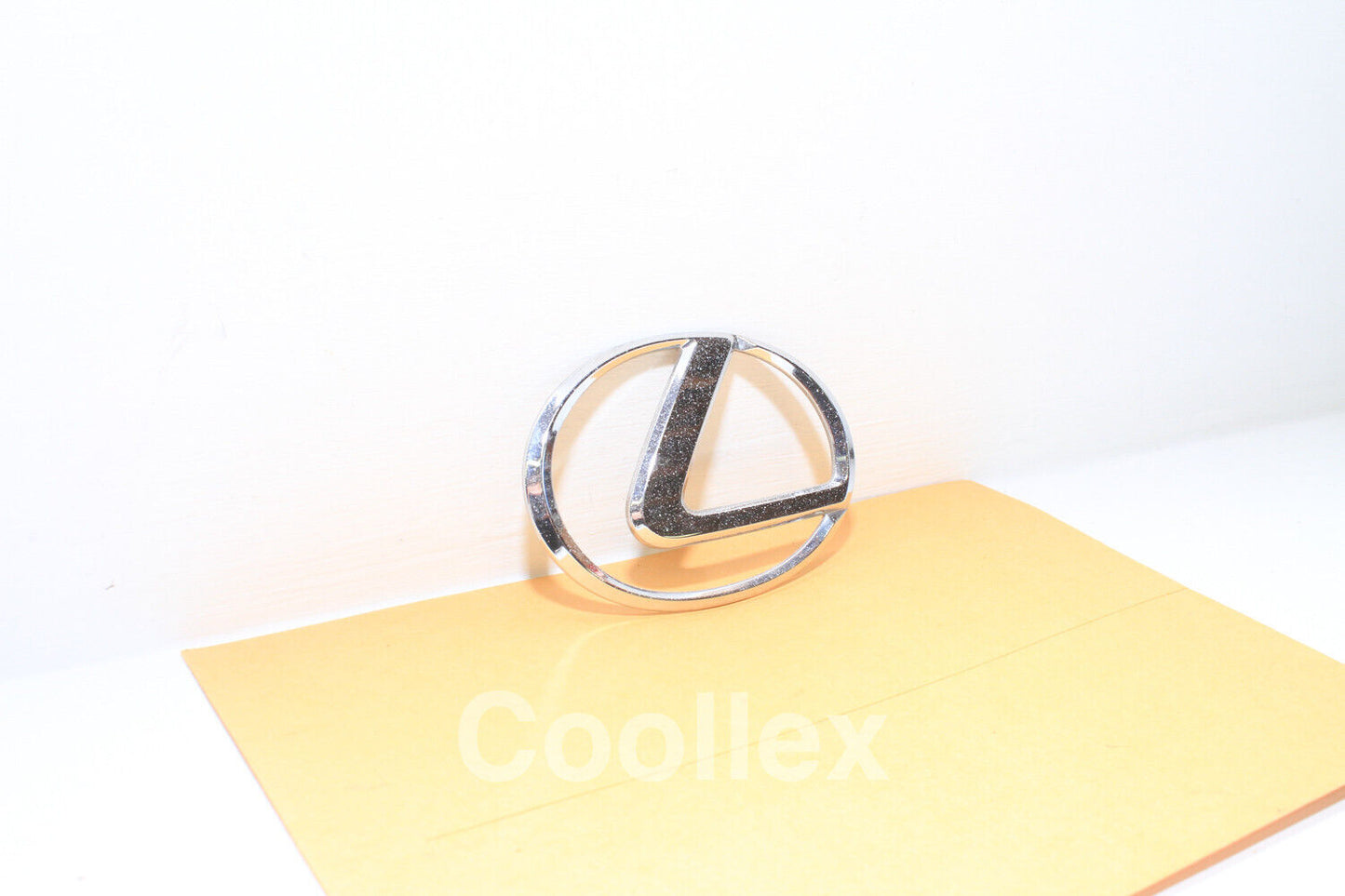 98-05 Lexus GS300 Trunk Emblem Lexus Logo 75431-30220 OEM
