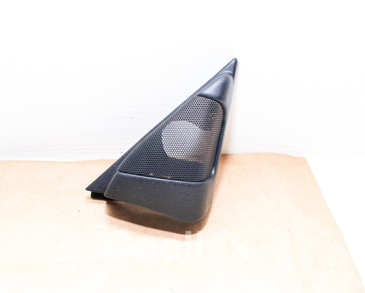 01-05 Lexus Is300 Front Rh Tweeter Speaker Cover 67491-53020-C0 Oem Used
