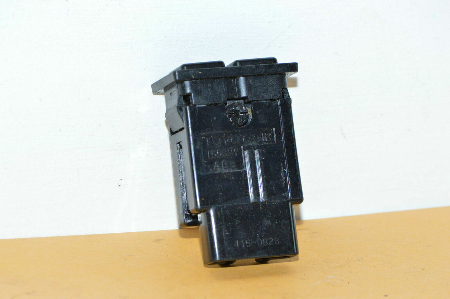 01-05 Lexus Is300 Power Snow Traction Pattern Select Switch 84720-53010 Oem Used