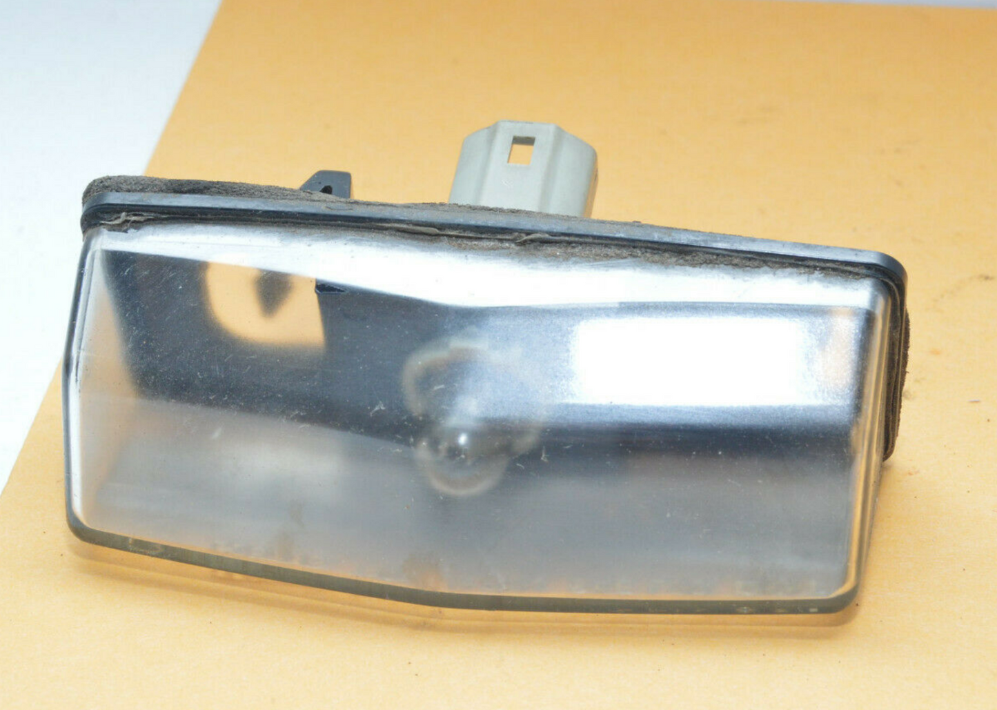 01-05 Lexus Is300 Wagon License Plate Lights 81270-53011 Oem Used
