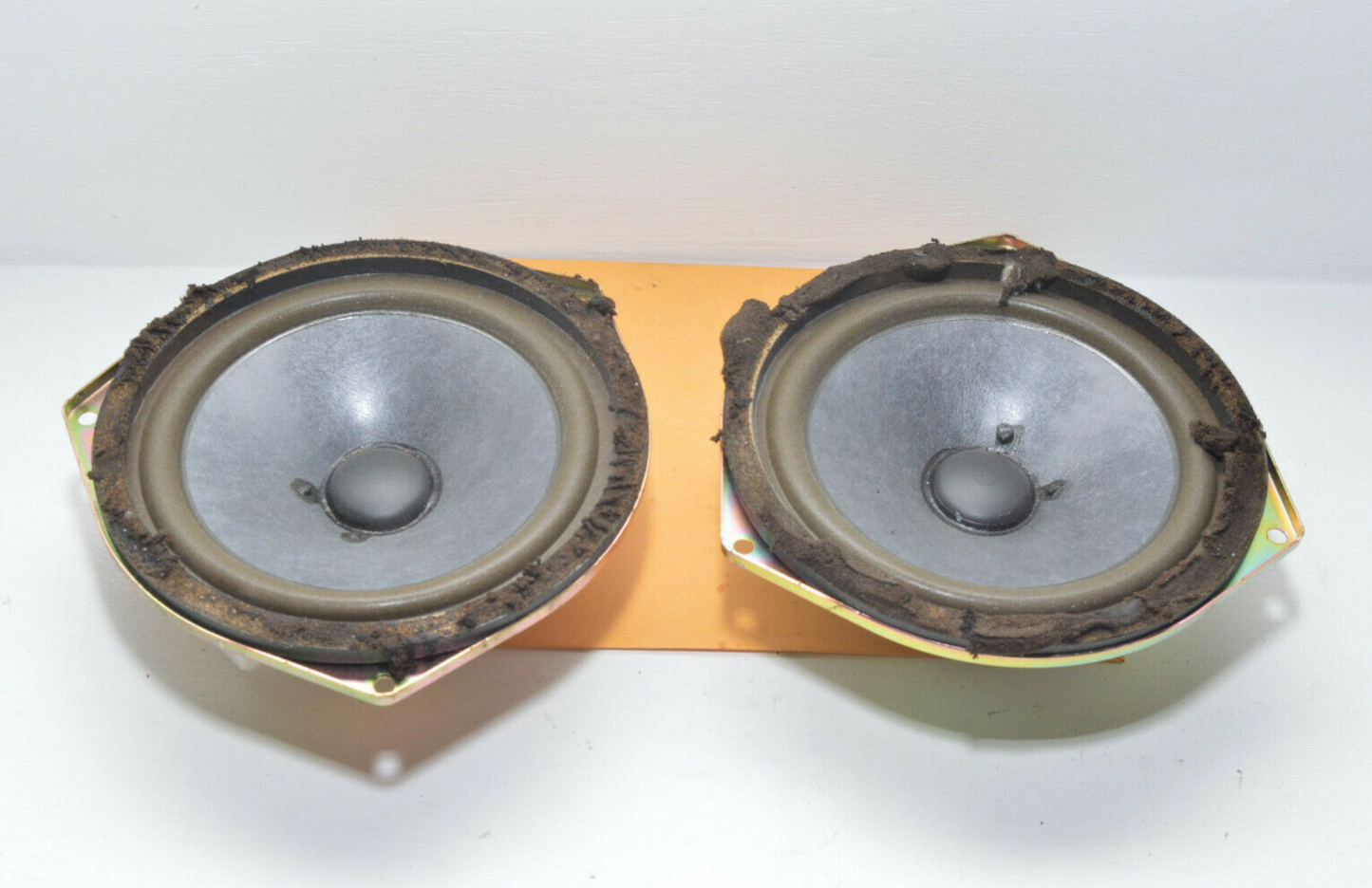 02-05 Lexus Is300 Wagon Rear Quarter Speakers 86160-53150, 86160-53160 Oem Used