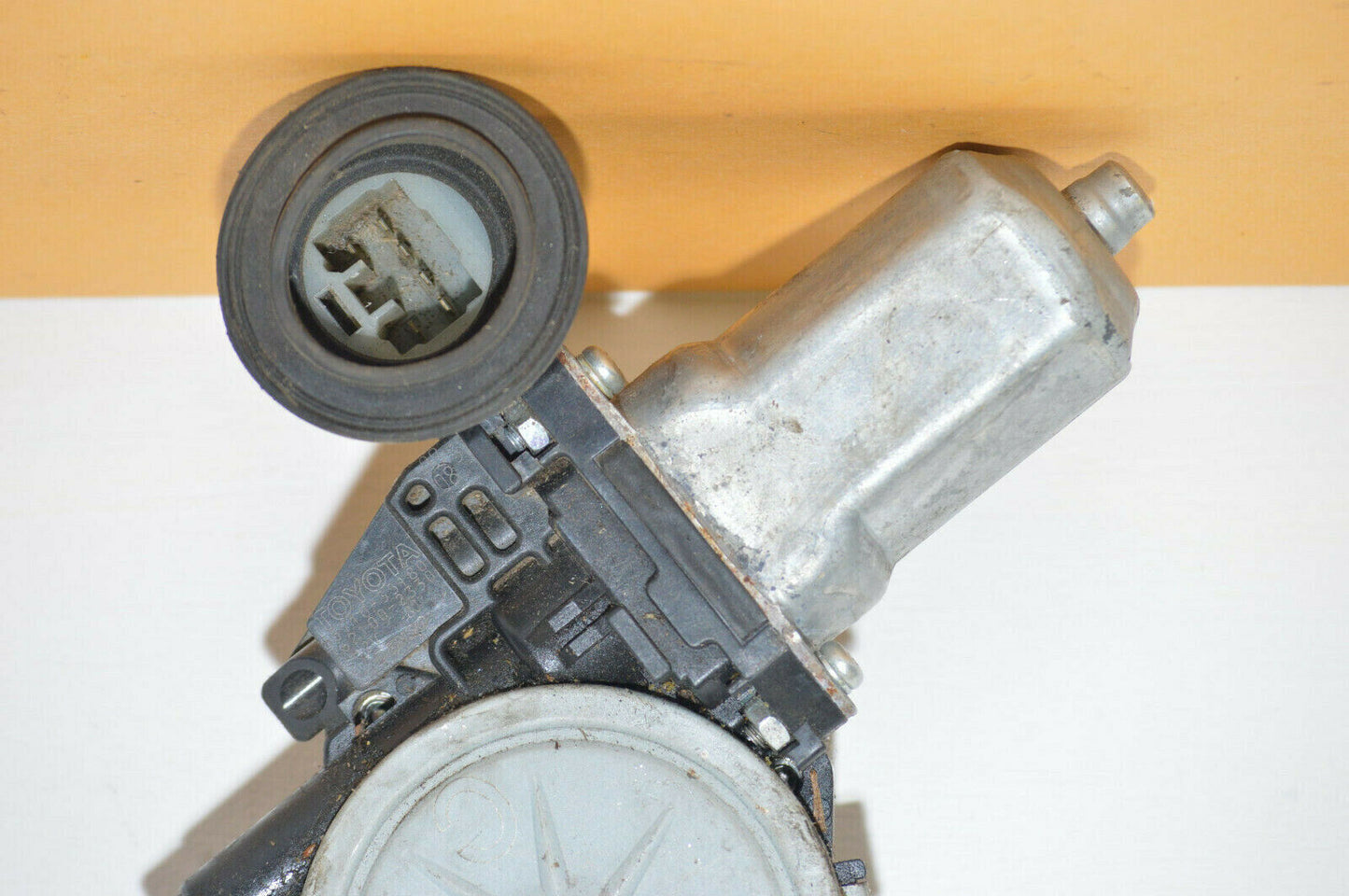 06-08 Lexus Is250 Is350 Left Window Motor 85710-0E010 Oem Used